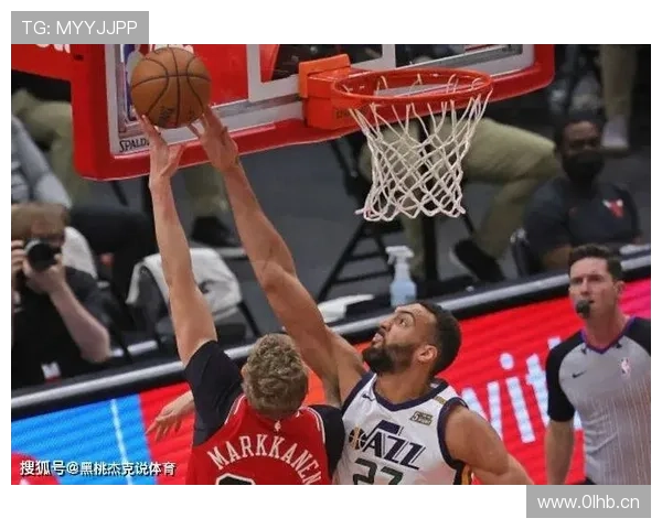 戈贝尔挡拆护框制造错位 压缩禁区得分重塑防守